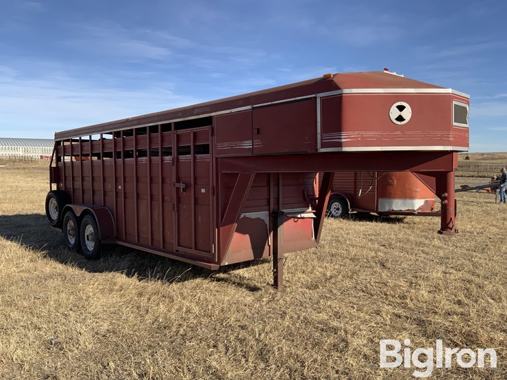 1990-titan-trailer-image-3