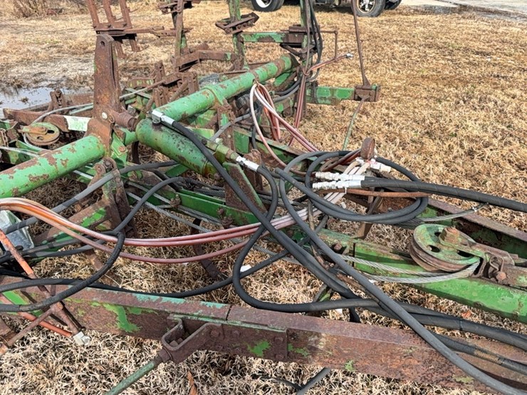 john-deere-pull-type-3-section-field-cultivator,-24';-located-at-7241-roxbury-rd,-charles-city,-va,-please-call-804.837.9940-or-804.651.4404-with-questions-image-42