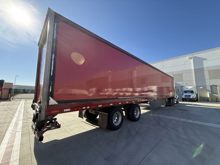 2016-utility-van-image-3