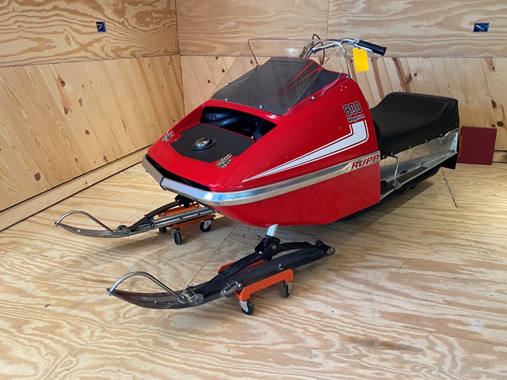 #3777-•-1971-rupp-800-magnum-snowmobile-image-1