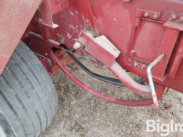 new-holland-575-image-16