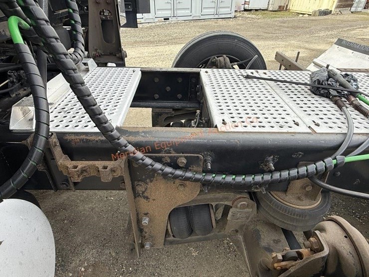 international-prostar-image-13