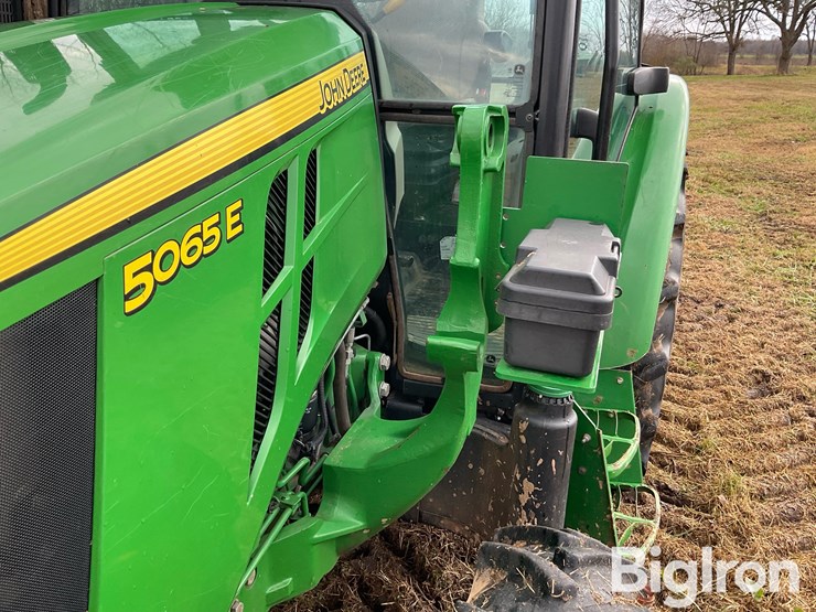 2022-john-deere-5065e-image-13