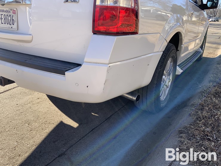 2014-ford-expedition-image-16