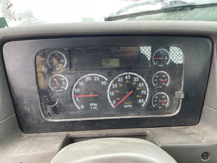 #400-•-2006-sterling-straight-truck-(has-wi-title)-image-80