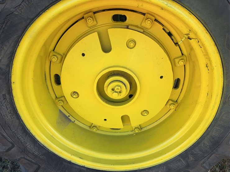 john-deere-830-image-43