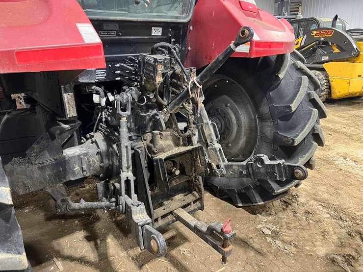 2014-case-farmall-115u-tractor-image-9