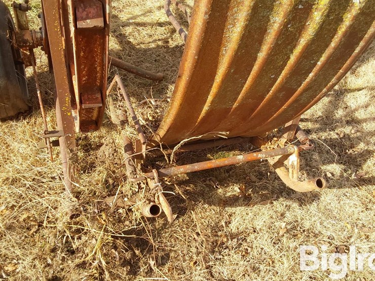 welch-ferris-wheel-bale-loader-image-17