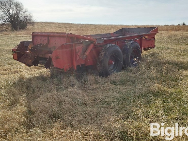 new-holland-680-image-5