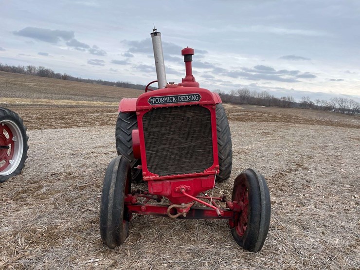 mccormick-deering-wk-40-wide-front-on-rubber-image-8