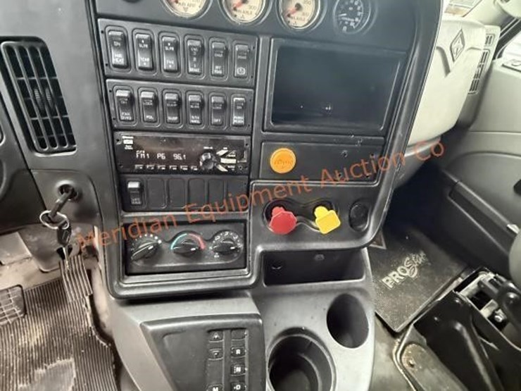 2017-international-prostar-image-79