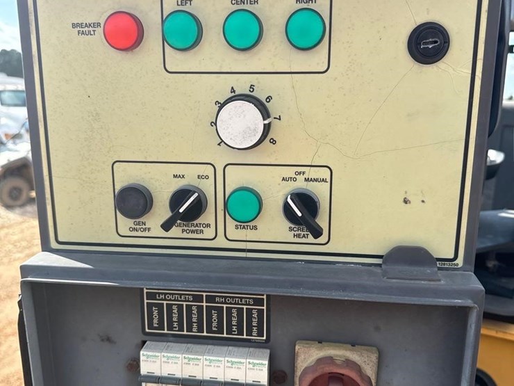 2018-volvo-p7110b-image-30