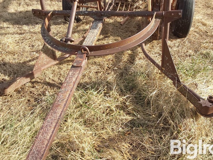 welch-ferris-wheel-bale-loader-image-10