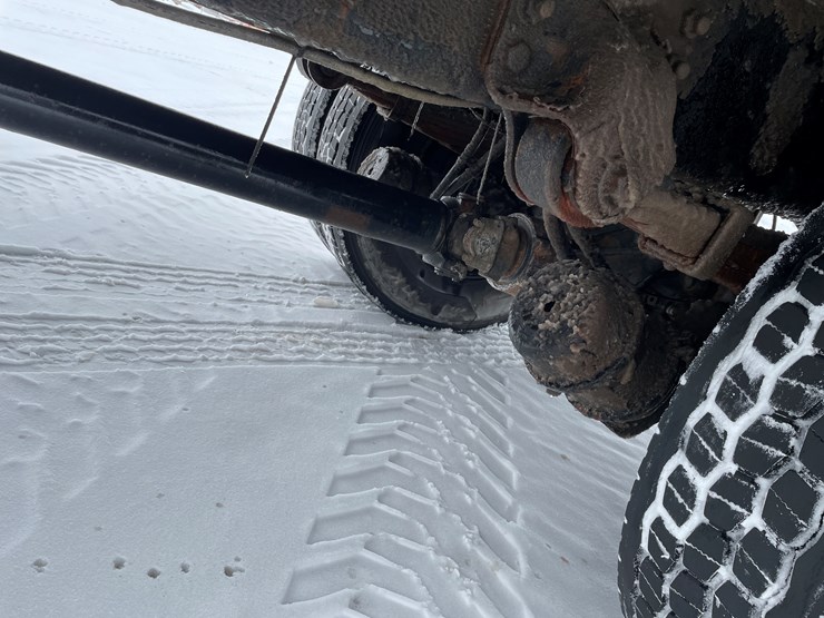 #400-•-2006-sterling-straight-truck-(has-wi-title)-image-37