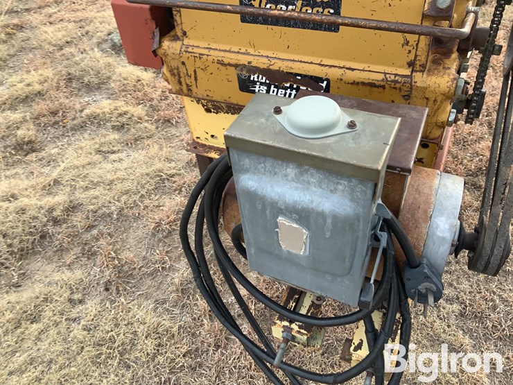 peerless-grain-grinder-w/6"-loading-auger-image-19