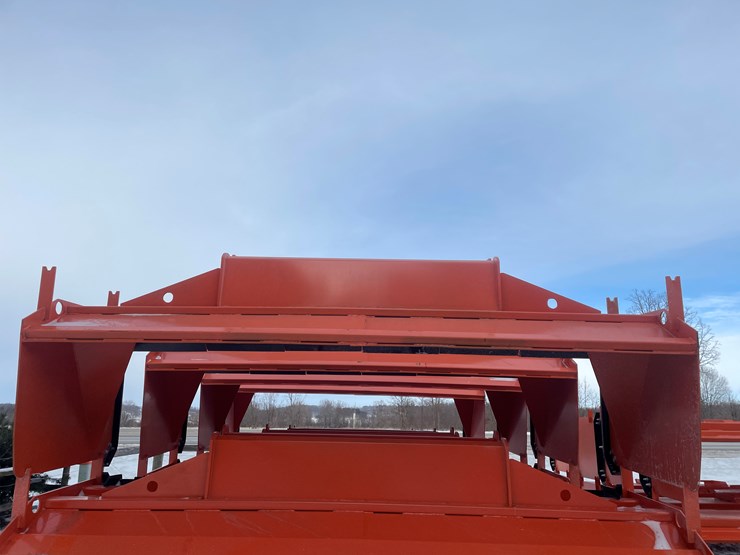 #2001-•-new-kc-12'-loader-pusher-image-2