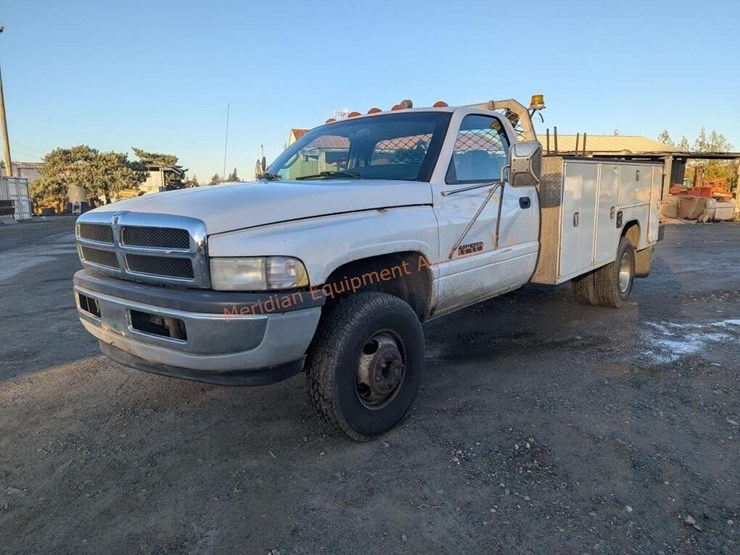 1999-dodge-ram-3500-image-1