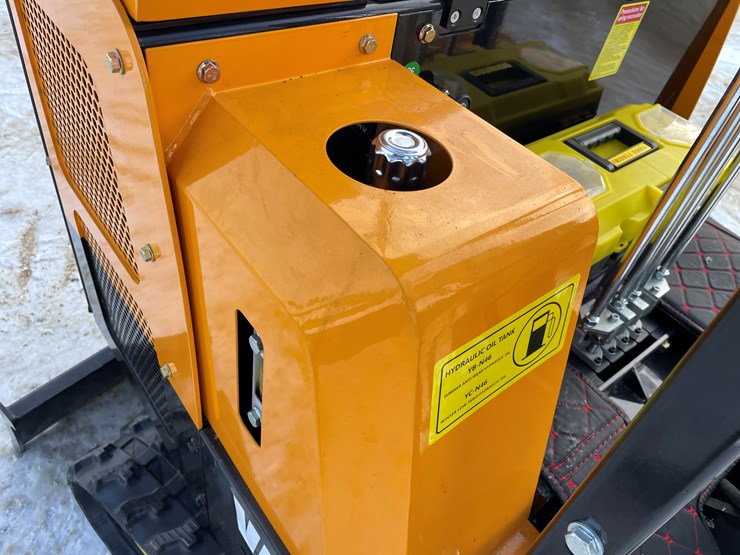 #201-•-miva-va15-mini-excavator-image-38