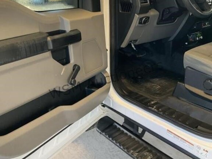 2017-ford-f550-image-27