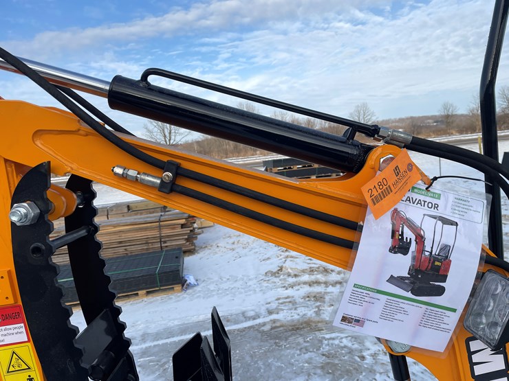 #204-•-miva-va13-mini-excavator-image-29