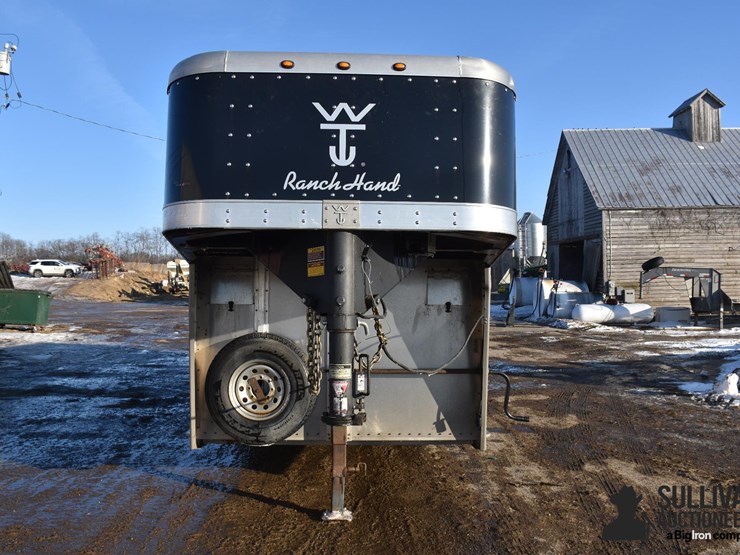 2020-wilson-livestock-trailer-image-2