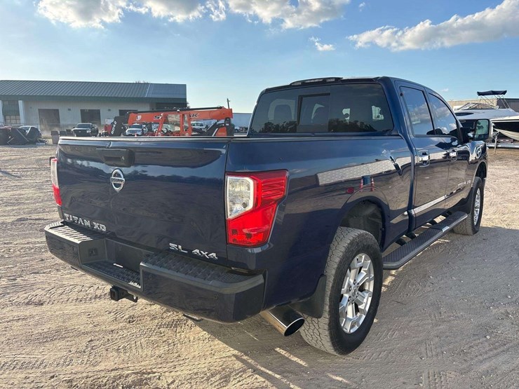 2016-nissan-titan-image-3