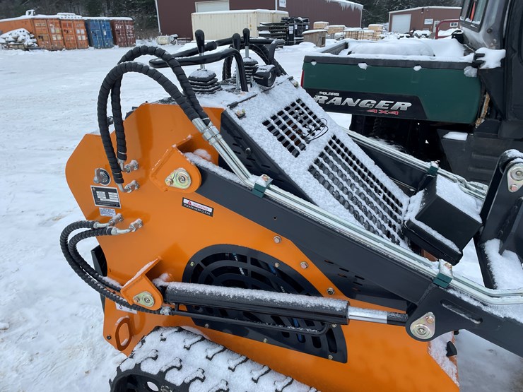 #307-•-new-land-hero-mini-skid-loader-image-12