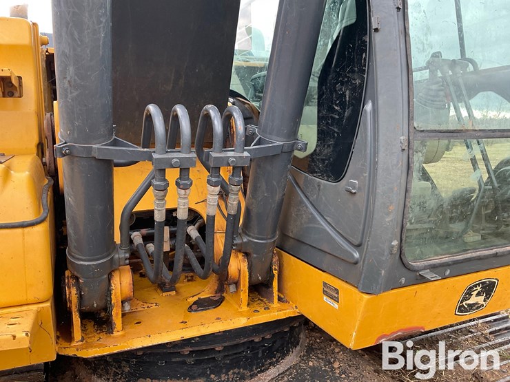 2013-deere-160g-lc-image-12