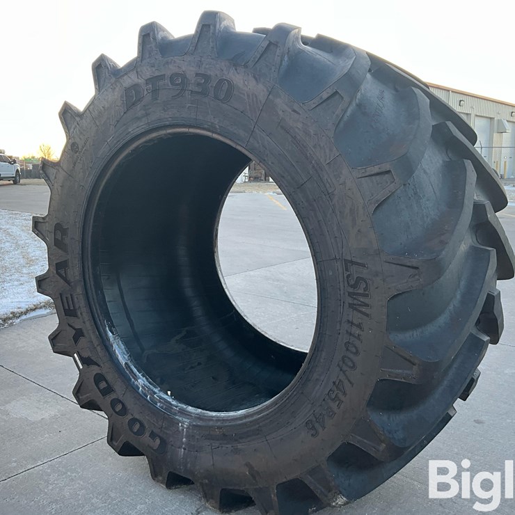 2025 Goodyear LSW 1100/45R46 Tire