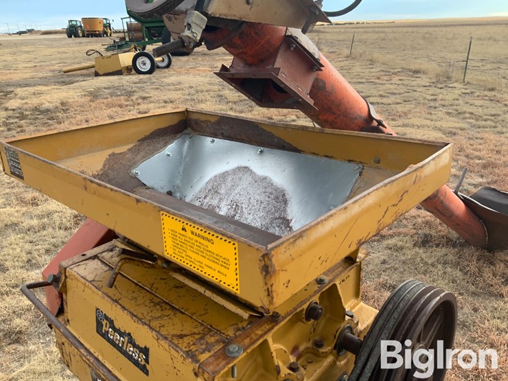 peerless-grain-grinder-w/6"-loading-auger-image-12