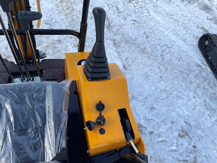 #200-•-miva-va15-mini-excavator-image-19