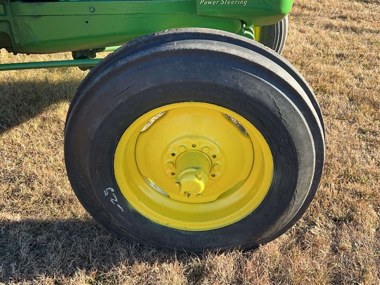 john-deere-830-image-24