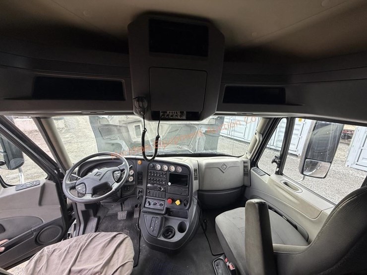 international-prostar-image-55