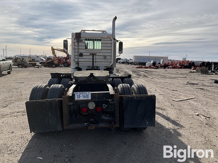 2005-freightliner-columbia-120-image-6