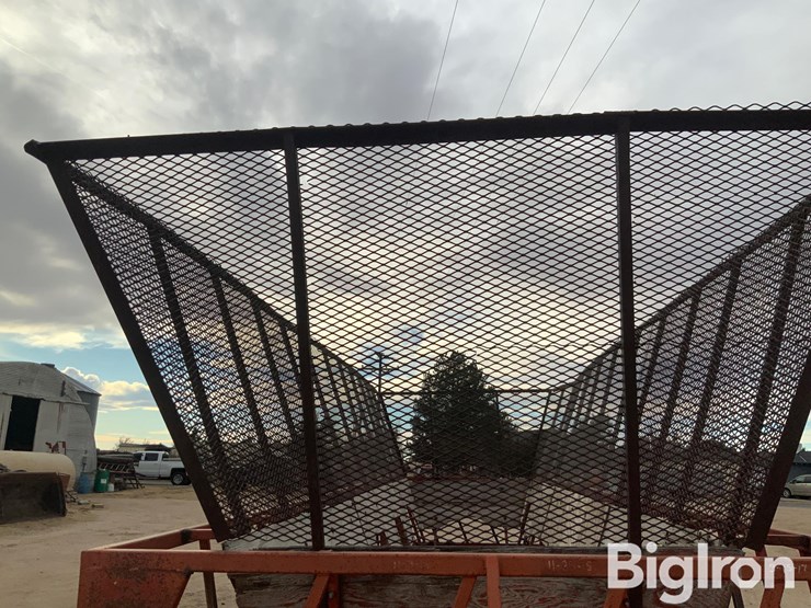 econo-grazer-bale-feeder-wagon-image-12