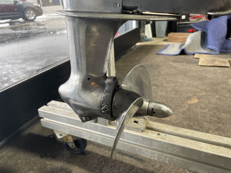 #3832-•-bendix-vintage-outboard-boat-motor-image-5