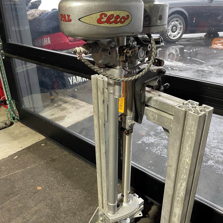 #3822 • Evinrude Elto Pal Vintage Outboard Boat Motor
