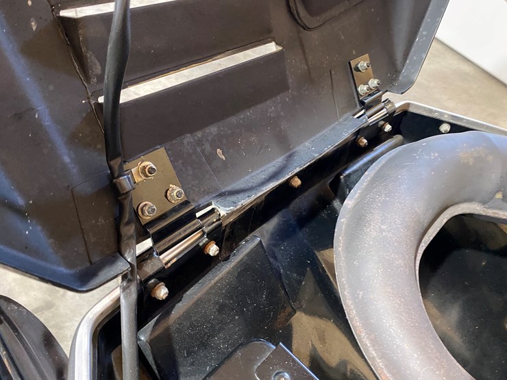 #3783-•-1980-kawasaki-440-invader-snowmobile-image-36