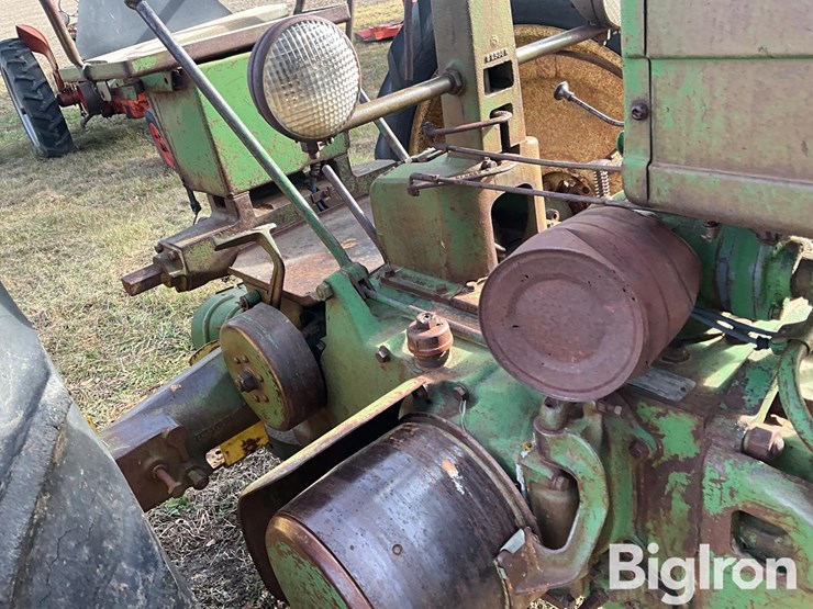 john-deere-b-image-13