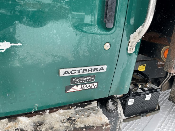 #400-•-2006-sterling-straight-truck-(has-wi-title)-image-10