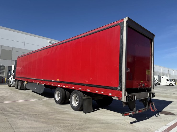 2016-utility-van-image-4