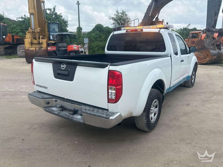 2016-nissan-frontier-image-3