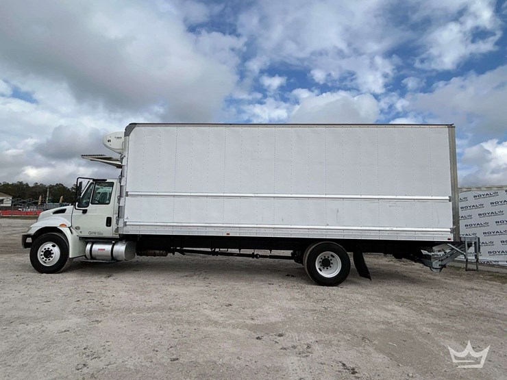 2019-international-durastar-4300-image-43