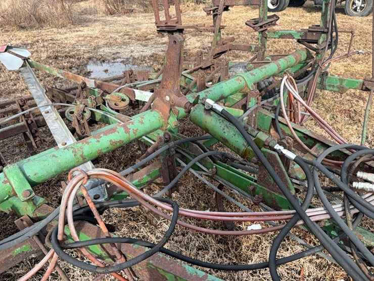 john-deere-pull-type-3-section-field-cultivator,-24';-located-at-7241-roxbury-rd,-charles-city,-va,-please-call-804.837.9940-or-804.651.4404-with-questions-image-43