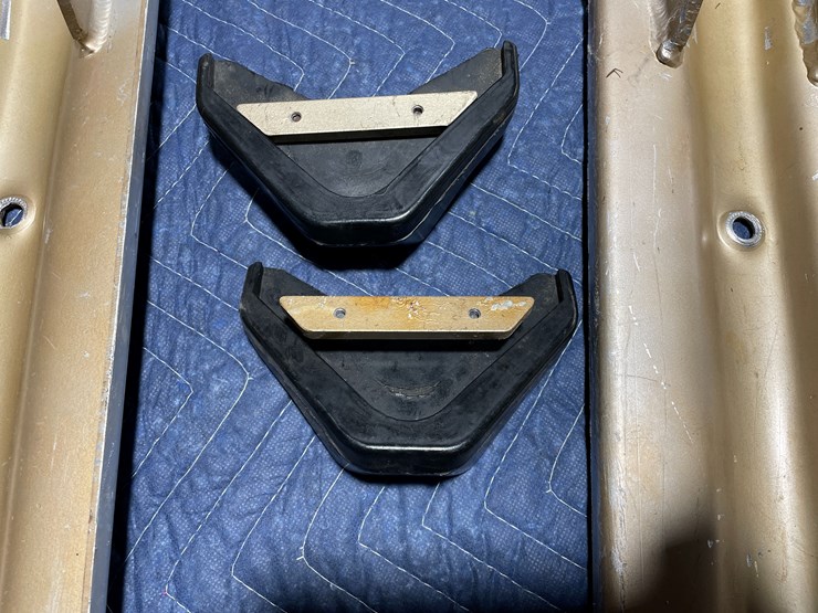 #3867-•-pair-of-sno-jet-thunder-jet-skis-image-4