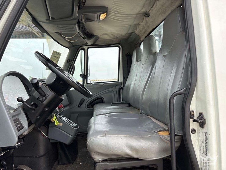 2007-international-durastar-4300-image-58