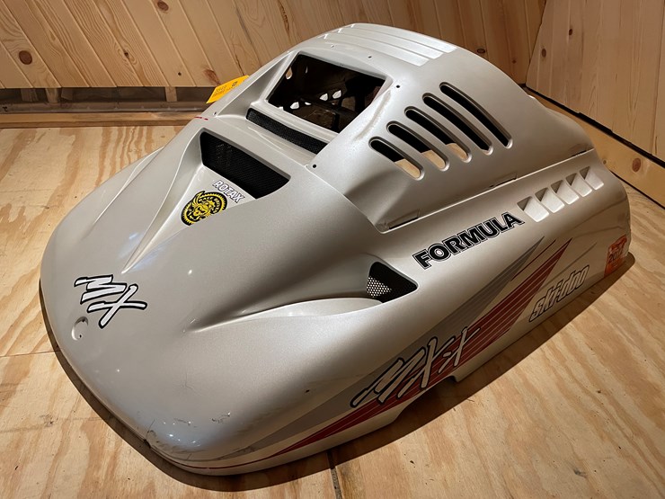#3849-•-1992-ski-doo-formula-mx-x-snowmobile-hood-image-5