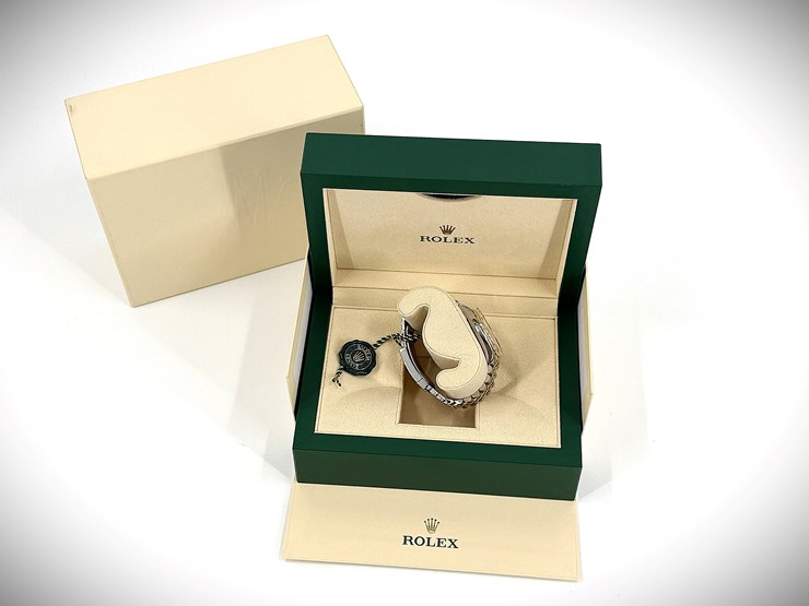 #1-•-rolex-oyster-perpetual-datejust-watch-orig-box---like-new-image-15