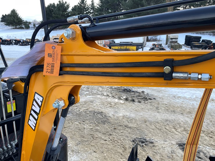 #200-•-miva-va15-mini-excavator-image-35