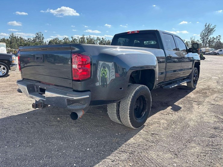 2018-chevrolet-silverado-3500hd-image-3